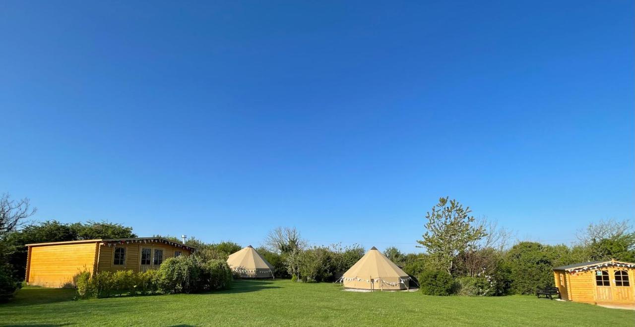 Coutts Glamping Hotel เวดบริดจ์ ภายนอก รูปภาพ