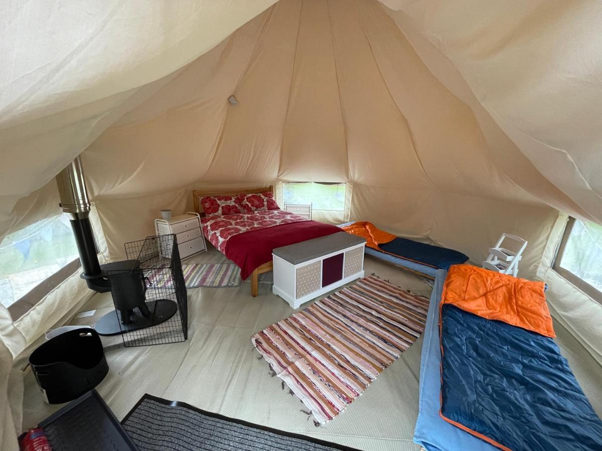Coutts Glamping Hotel เวดบริดจ์ ภายนอก รูปภาพ