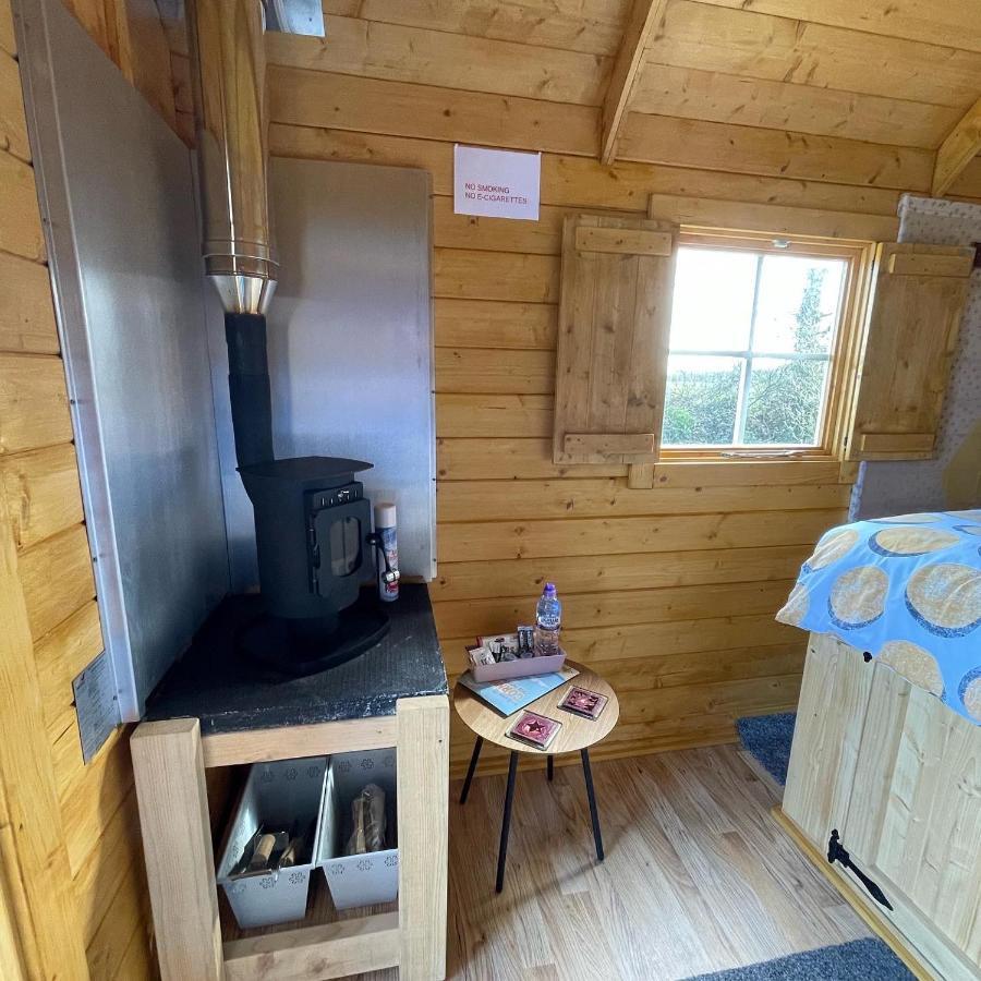 Coutts Glamping Hotel เวดบริดจ์ ภายนอก รูปภาพ