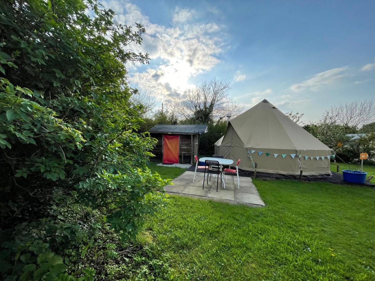 Coutts Glamping Hotel เวดบริดจ์ ภายนอก รูปภาพ
